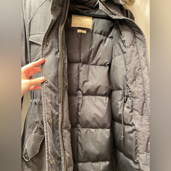 Aritzia duck down filled Parka with removable fur hood - Picture 4 of 6